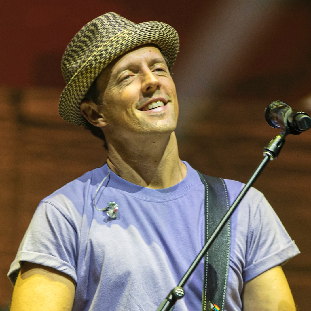 How Jason Mraz Healed His “Guilt” Before Coming Out as Bisexual